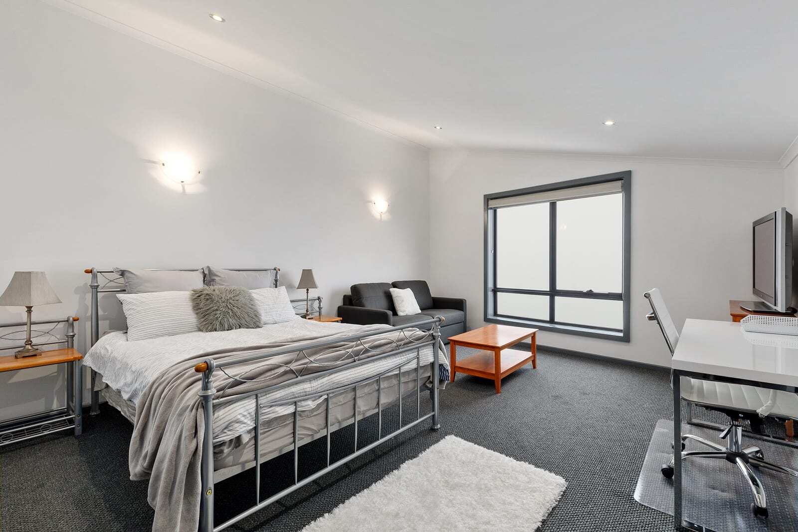 Master Bedroom - Peak 301